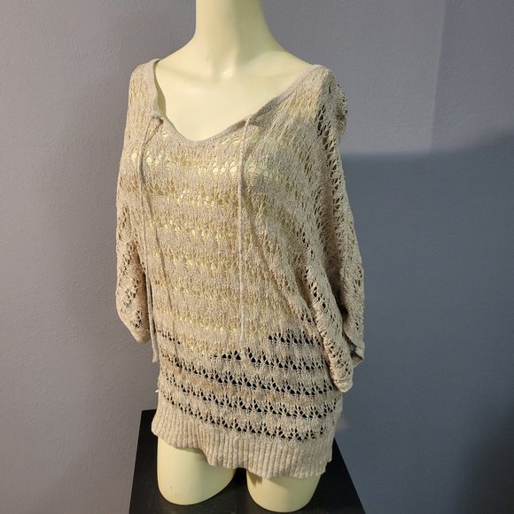 Its Our Time. Cream/ Tan, 3/4- Batwing Sleeve Top - Picture 1 of 5